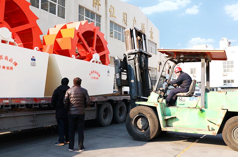 用戶參觀洗砂機發(fā)貨 用戶參觀洗砂機發(fā)貨