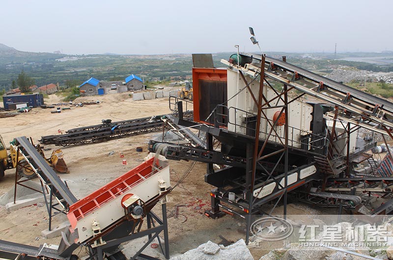 移動打砂機有時產(chǎn)200噸的嗎？哪家的價格比較便宜