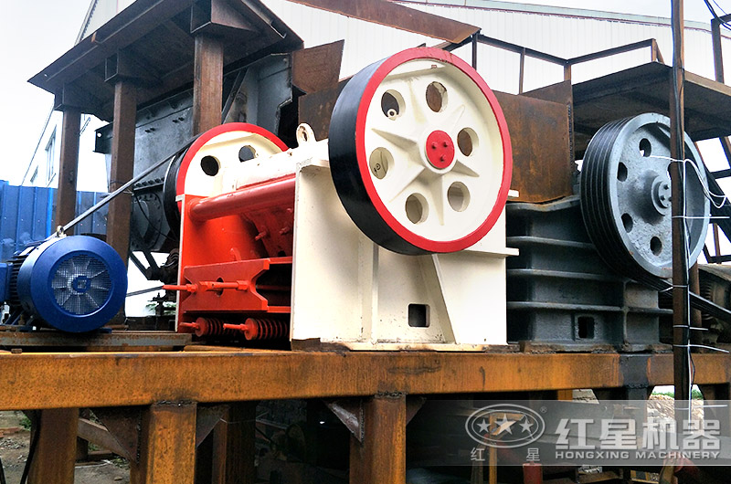 顎式破碎機在小型砂石生產(chǎn)線中的應(yīng)用 顎式破碎機在小型砂石生產(chǎn)線中的應(yīng)用